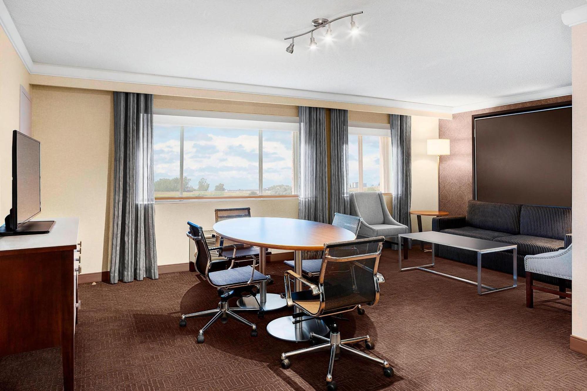 Sheraton Laval Hotel Kültér fotó